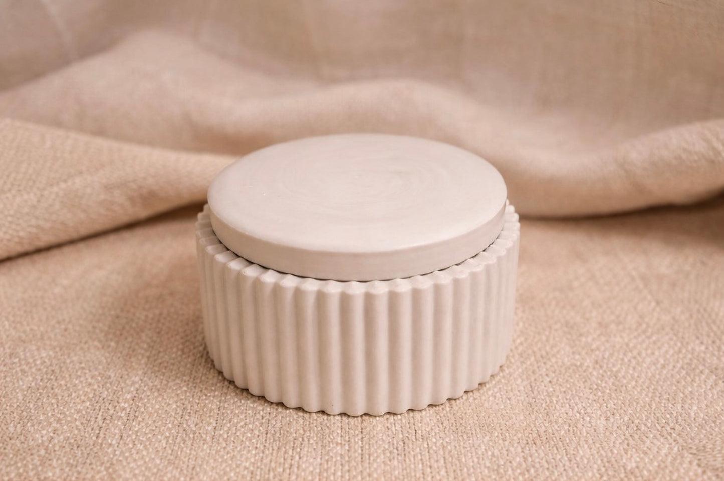 HILJA Säilö – kannellinen rasia, pieni